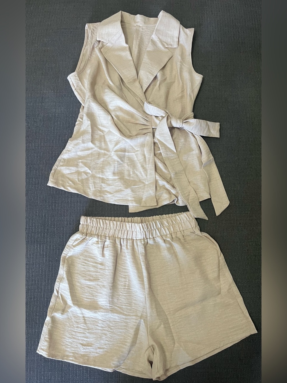 Sleeveless Tie-Waist Top & Elastic Waist Shorts Set - Light Beige
